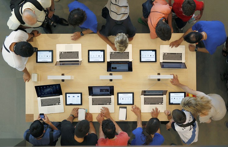 Investir na Alphabet ou na Apple?