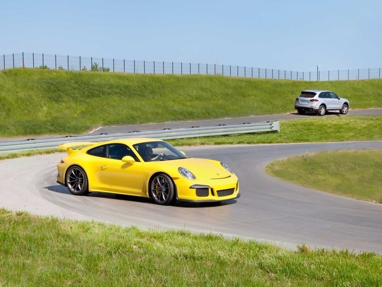 Como Disneyland, pero con Porsches