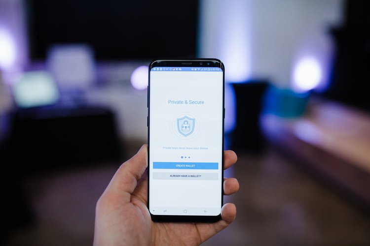 خمسة تطبيقات ينبغي أن يثبتها كل تاجر العملات المشفرة