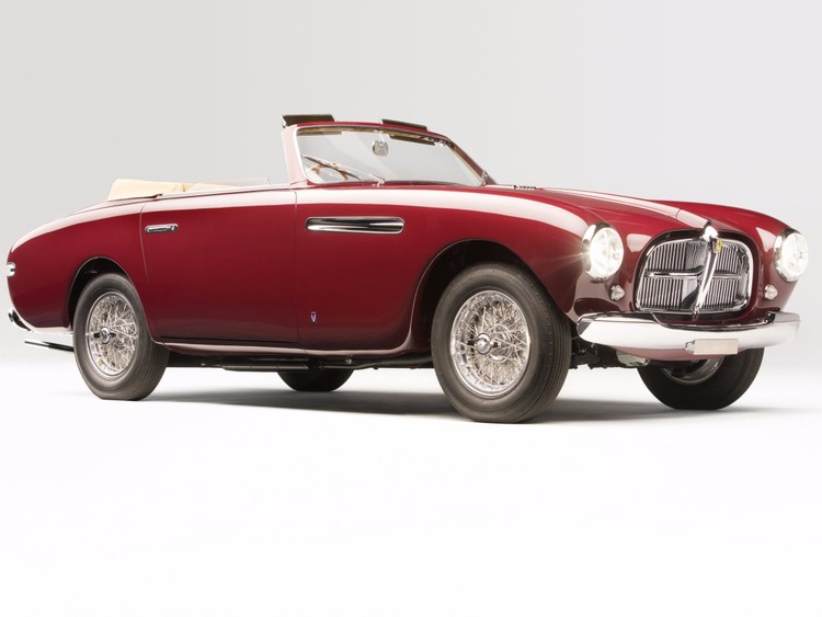 Conheça os Ferraris clássicos que foram a leilão